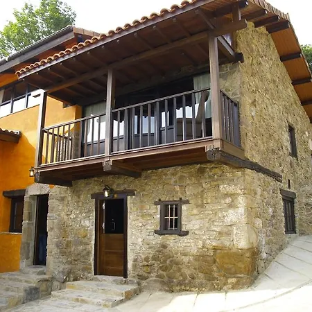 La Aldea Sonada Del Angliru Country house *